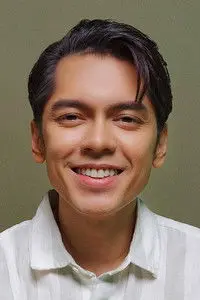 Carlo Aquino
